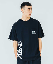 Load image into Gallery viewer, XLARGE x D*FACE S/S BIG PRINT POCKET TEE