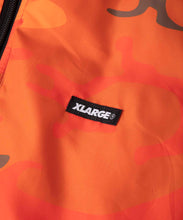 Load image into Gallery viewer, REVERSIBLE HOODED CAMO JACKET
