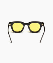 Load image into Gallery viewer, XL x AKILA APOLLO YELLOW LENS
